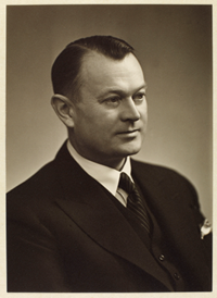 Aksel Frederik Andersen (1891-1972), undated (but prior to 1949) portrait photograph taken by Elfelt; in The Collection of Prints and Photographs, The Royal Library, Copenhagen