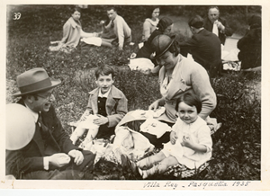Ascoli with his family in 1935