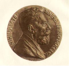 Gold medal awarded to Castelnuovo by his students and followers
